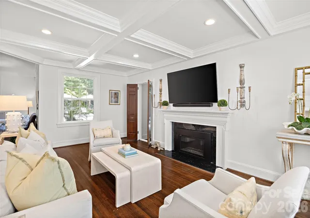 Photo 3 of Sale Pending at 1838 S Wendover Rd, Charlotte, NC 28211 | MLS# 4420286 | Listing updated on 2026-09-05