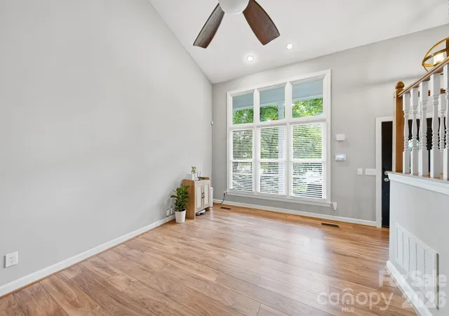 Photo 4 of Sale Pending at 3801 Melshire Ln, Charlotte, NC 28269 | MLS# 4420330 | Listing updated on 2026-09-09