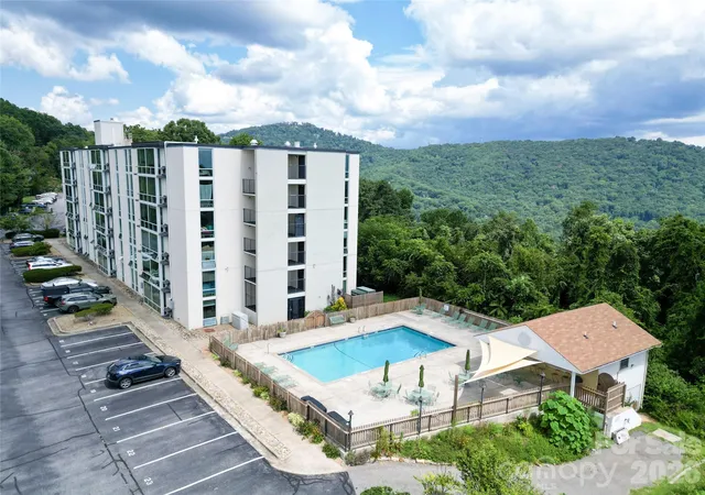 Condo for sale at 647 Town Mountain Rd #211, Asheville, NC 28804 | MLS# 4420373
