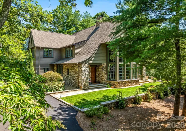 Photo 1 of Single family home for sale at 85 Chauncey Cir, Asheville, NC 28803 | MLS# 4420374 | Listing updated on 2026-10-07