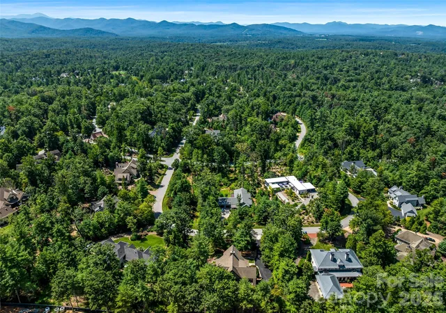 Photo 3 of Single family home for sale at 85 Chauncey Cir, Asheville, NC 28803 | MLS# 4420374 | Listing updated on 2026-10-07