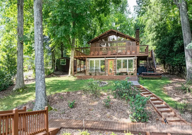 Photo 3 of Single family home for sale at 825 Emerald Shrs Rd, Mount Gilead, NC 27306 | MLS# 4420391 | Listing updated on 2026-09-03
