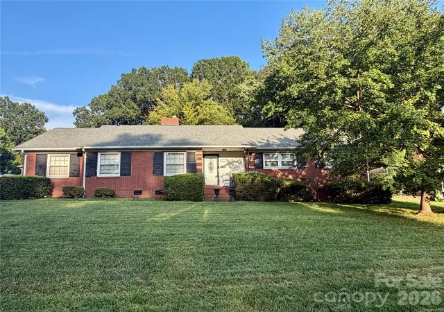 Photo 1 of Single family home for sale at 332 Fannie Cir, Charlotte, NC 28205 | MLS# 4420419 | Listing updated on 2026-09-04