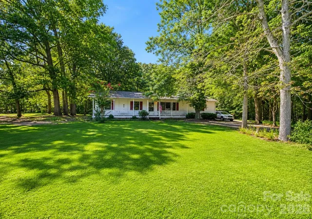 Photo 1 of Sale Pending at 1321 Cedarwood Ln, Rock Hill, SC 29732 | MLS# 4420422 | Listing updated on 2026-09-02