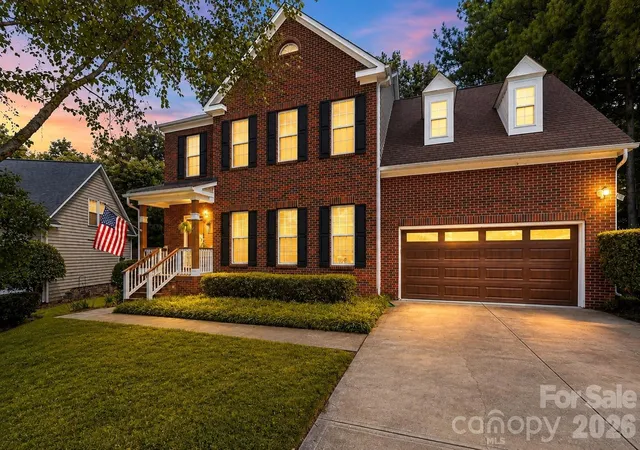Photo 1 of Single family home for sale at 104 Oak Grv Ct, Fort Mill, SC 29715 | MLS# 4420444 | Listing updated on 2026-09-05
