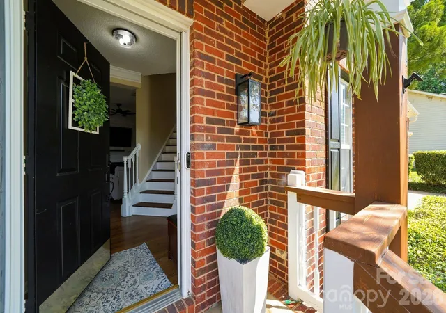 Photo 5 of Single family home for sale at 104 Oak Grv Ct, Fort Mill, SC 29715 | MLS# 4420444 | Listing updated on 2026-09-05