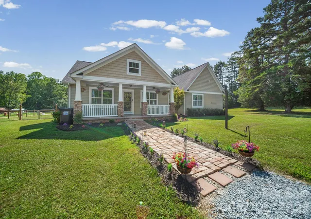 Photo 3 of Single family home for sale at 1360 Standing Oak Dr, Salisbury, NC 28146 | MLS# 4420485 | Listing updated on 2026-09-03