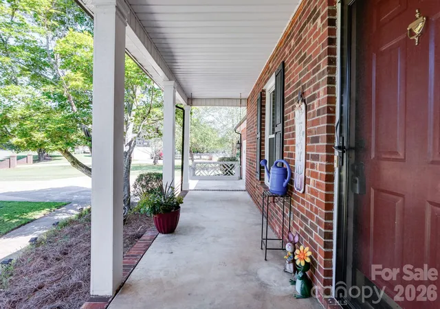 Photo 3 of Single family home for sale at 126 Fox Fire Run, Gastonia, NC 28052 | MLS# 4420501 | Listing updated on 2026-10-02