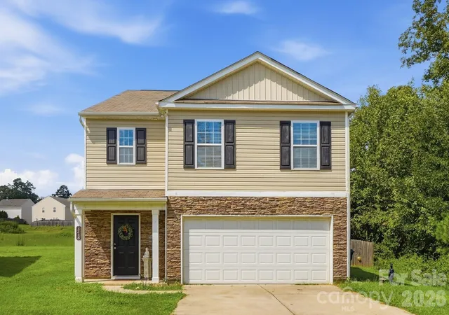 Photo 1 of Single family home for sale at 1718 Aldershot Ct, Dallas, NC 28034 | MLS# 4420547 | Listing updated on 2026-09-03