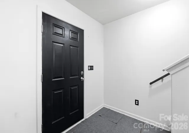 Photo 2 of Single family home for sale at 1718 Aldershot Ct, Dallas, NC 28034 | MLS# 4420547 | Listing updated on 2026-09-03