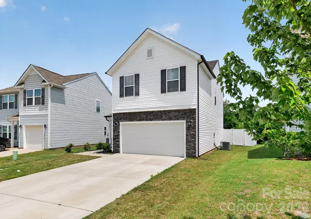 Photo 1 of Single family home for sale at 1101 Freeman View Dr, Albemarle, NC 28001 | MLS# 4420568 | Listing updated on 2026-09-02