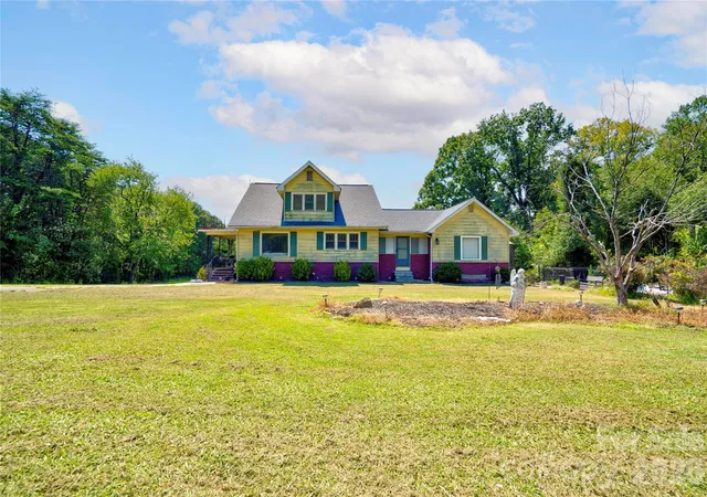 Photo 1 of Single family home for sale at 102 Star Dr, Grover, NC 28073 | MLS# 4420586 | Listing updated on 2026-09-03