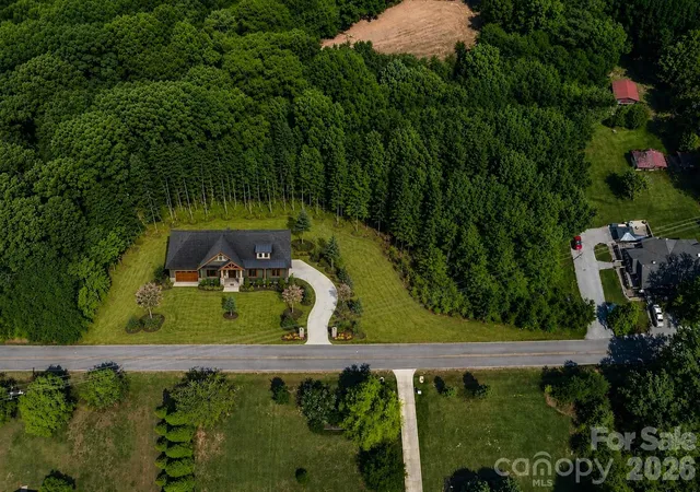 Photo 2 of Single family home for sale at 162 Clark Cvs Rd, Statesville, NC 28677 | MLS# 4420589 | Listing updated on 2026-09-03