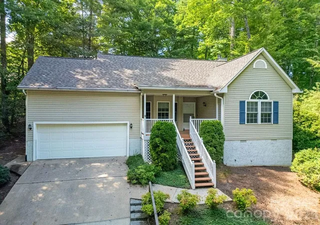 Photo 1 of Single family home for sale at 61 Autumn Glen Ct, Brevard, NC 28712 | MLS# 4420624 | Listing updated on 2026-09-02
