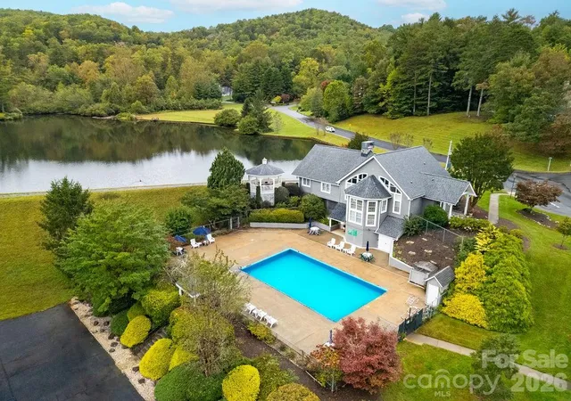 Photo 3 of Single family home for sale at 61 Autumn Glen Ct, Brevard, NC 28712 | MLS# 4420624 | Listing updated on 2026-09-02