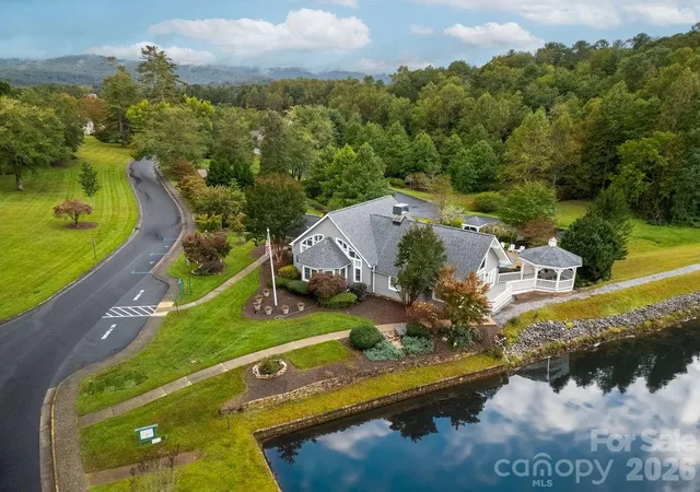 Photo 4 of Single family home for sale at 61 Autumn Glen Ct, Brevard, NC 28712 | MLS# 4420624 | Listing updated on 2026-09-02