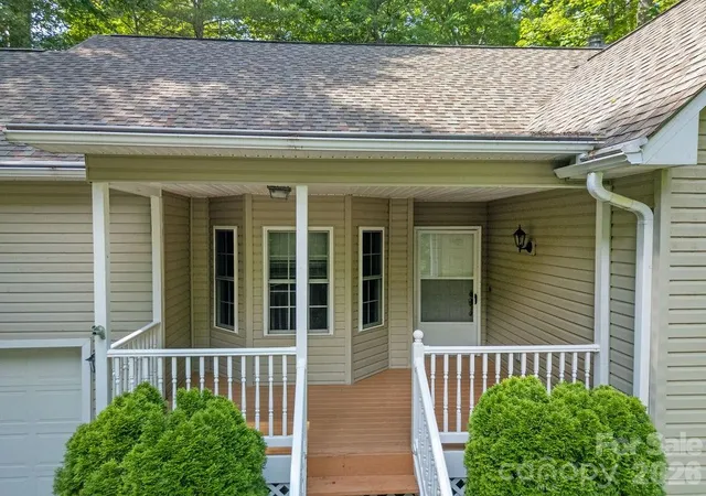 Photo 5 of Single family home for sale at 61 Autumn Glen Ct, Brevard, NC 28712 | MLS# 4420624 | Listing updated on 2026-09-02