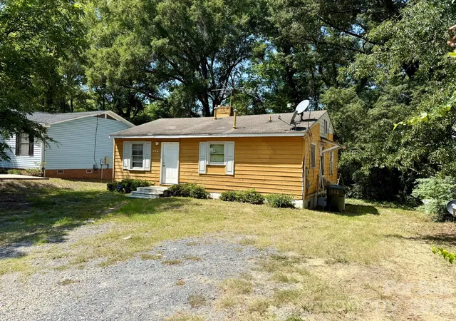 Photo 3 of Single family home for sale at 334 Friendship Dr, Rock Hill, SC 29730 | MLS# 4420655 | Listing updated on 2026-09-02
