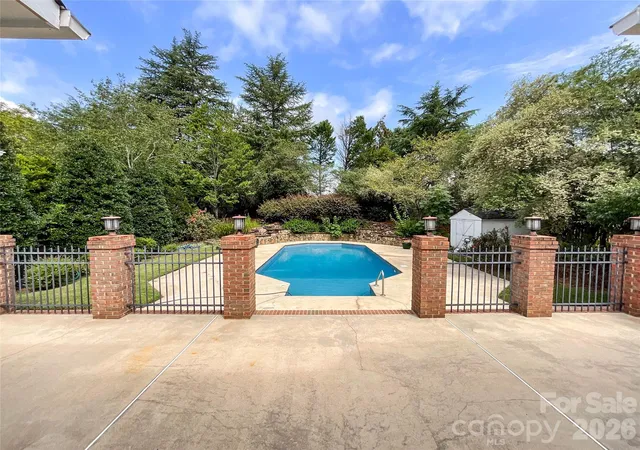 Photo 1 of Single family home for sale at 7000 Royce Ct, Charlotte, NC 28277 | MLS# 4420656 | Listing updated on 2026-10-22