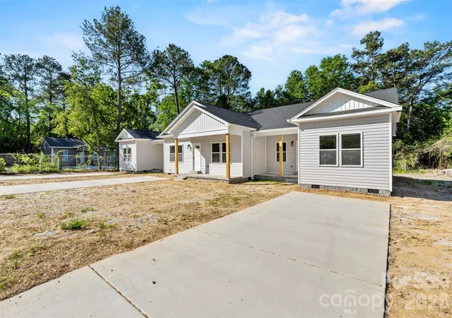 Photo 2 of Multi family home for sale at 921 & 927 Prescott Rd, Columbia, SC 29203 | MLS# 4420662 | Listing updated on 2026-09-02