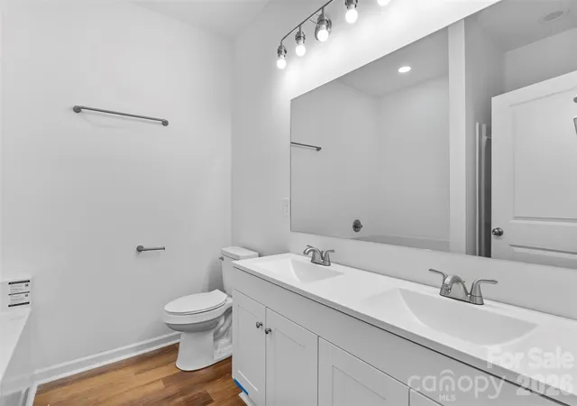 Listing Photo 5 - Condo for sale in building located at 921 & 927 Prescott Rd, Columbia, SC 29203