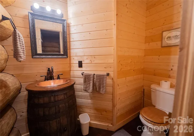 Photo 5 of Single family home for sale at 142 W Southwood Dr, Brevard, NC 28712 | MLS# 4420666 | Listing updated on 2026-09-04