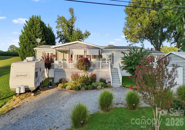 Photo 3 of Single family home for sale at 949 Riverview Rd Ext, Lexington, NC 27292 | MLS# 4420681 | Listing updated on 2026-09-03