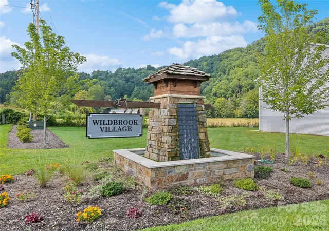 Photo 3 of Townhouse for sale at 31 Clear Crk Ln, Waynesville, NC 28785 | MLS# 4420696 | Listing updated on 2026-09-04