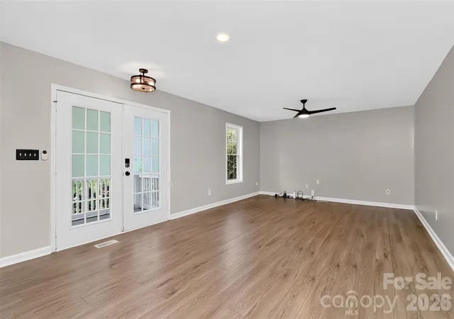Photo 3 of Single family home for sale at 176 Toucan Rd, Mooresville, NC 28117 | MLS# 4420757 | Listing updated on 2026-09-26