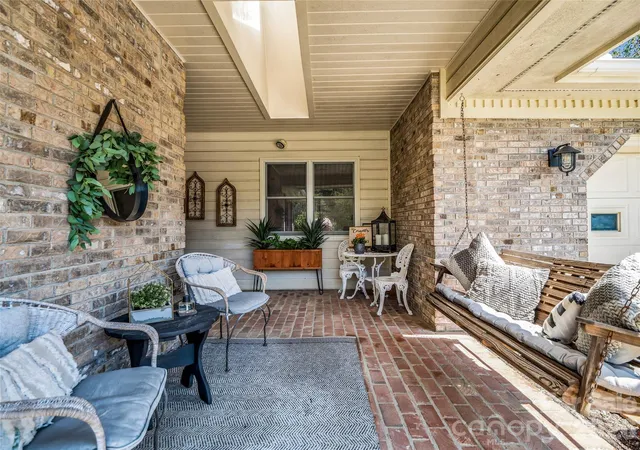 Photo 4 of Single family home for sale at 2365 Rosemont Ct, Hendersonville, NC 28791 | MLS# 4420788 | Listing updated on 2026-09-11
