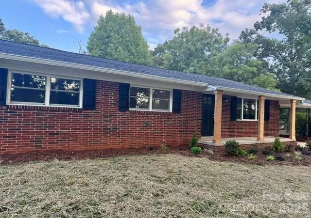 Photo 2 of Single family home for sale at 1911 Wall St, Morganton, NC 28655 | MLS# 4420791 | Listing updated on 2026-09-03