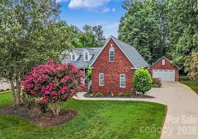 Photo 1 of Single family home for sale at 204 Seven Springs Loop, Statesville, NC 28625 | MLS# 4420827 | Listing updated on 2026-09-04