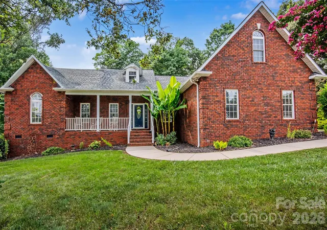 Photo 3 of Single family home for sale at 204 Seven Springs Loop, Statesville, NC 28625 | MLS# 4420827 | Listing updated on 2026-09-04