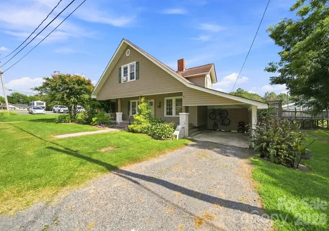 Photo 3 of Single family home for sale at 101 W Raleigh St, Stanfield, NC 28163 | MLS# 4420836 | Listing updated on 2026-10-04