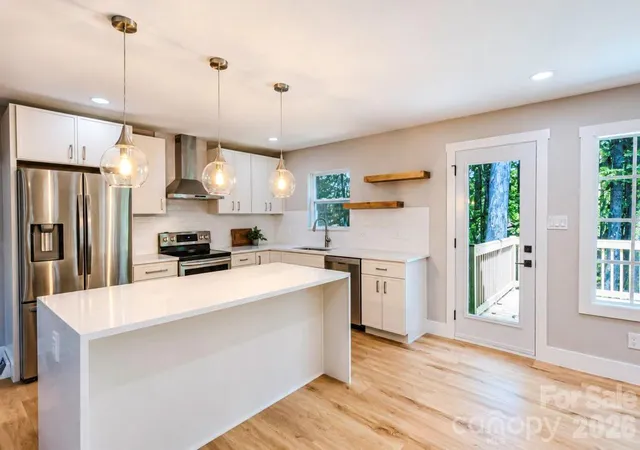 Photo 2 of Single family home for sale at 1440 Mcilroy Rd, Charlotte, NC 28212 | MLS# 4420925 | Listing updated on 2026-09-23