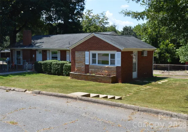 Photo 1 of Single family home for sale at 437 Hillcrest Rd, Statesville, NC 28677 | MLS# 4420971 | Listing updated on 2026-09-04