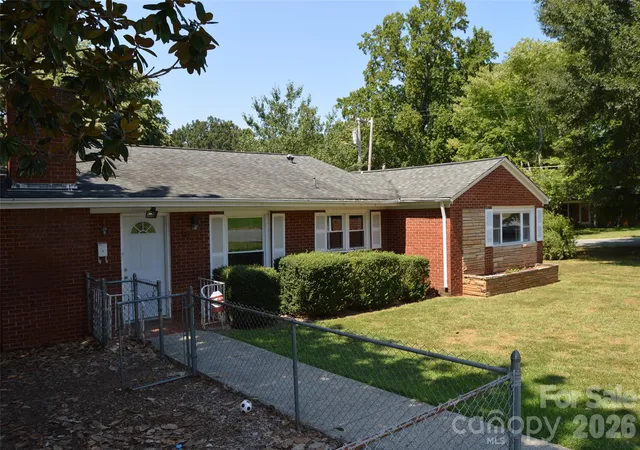 Photo 3 of Single family home for sale at 437 Hillcrest Rd, Statesville, NC 28677 | MLS# 4420971 | Listing updated on 2026-09-04