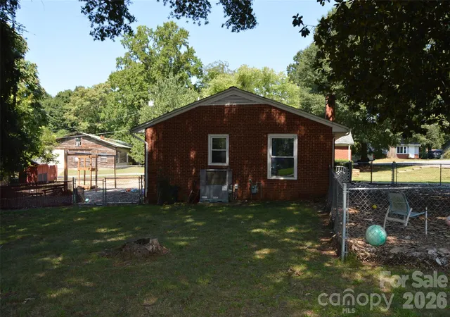 Photo 4 of Single family home for sale at 437 Hillcrest Rd, Statesville, NC 28677 | MLS# 4420971 | Listing updated on 2026-09-04