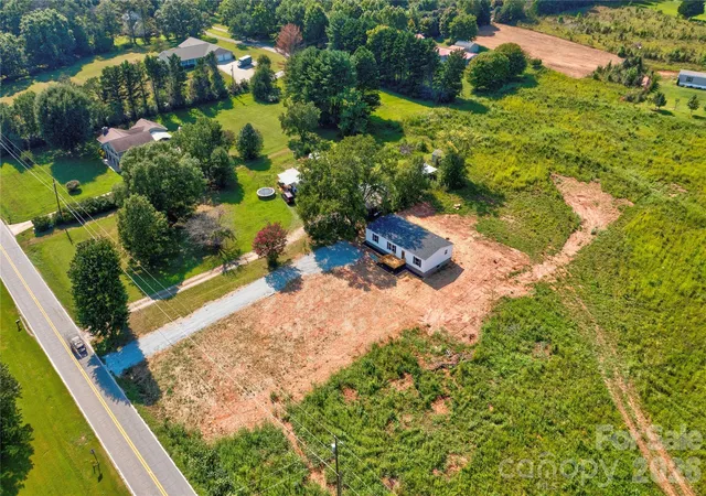 Photo 4 of Single family home for sale at 453 Thompson Rd, Rutherfordton, NC 28139 | MLS# 4420981 | Listing updated on 2026-09-04