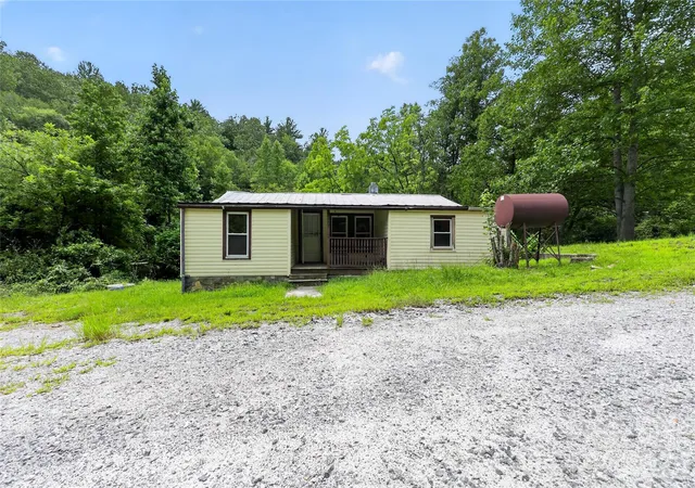 Single family home for sale at 2797 Ht Rd, Lenoir, NC 28645 | MLS# 4421002 | Listing updated on 2026-09-03