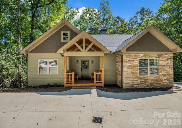 Photo 2 of Single family home for sale at 365 Utsonati Ln, Brevard, NC 28712 | MLS# 4421033 | Listing updated on 2026-09-04