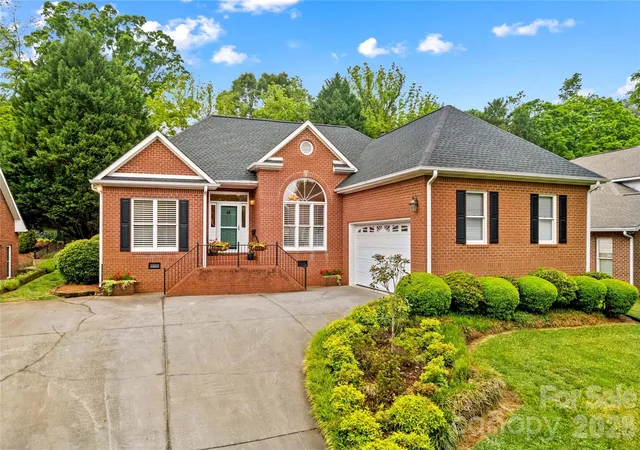 Photo 1 of Single family home for sale at 943 Argyle Ct, Statesville, NC 28677 | MLS# 4421041 | Listing updated on 2026-09-03