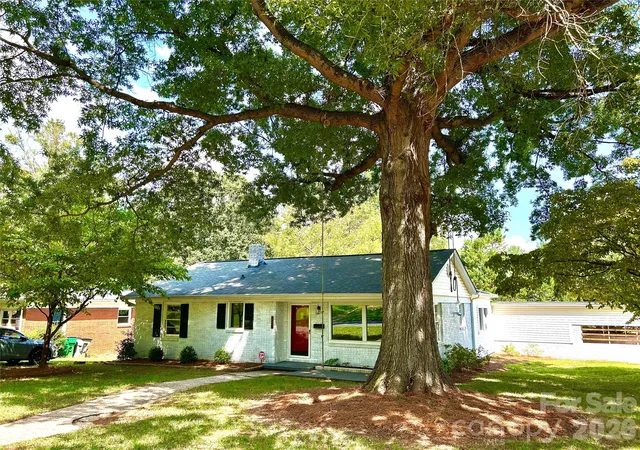 Photo 3 of Single family home for sale at 2255 Falmouth Rd, Charlotte, NC 28205 | MLS# 4421108 | Listing updated on 2026-10-07