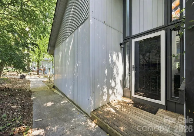 Photo 4 of Single family home for sale at 3015 Point Clear Dr, Fort Mill, SC 29708 | MLS# 4421189 | Listing updated on 2026-09-29