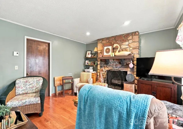Photo 5 of Single family home for sale at 922 Goose Holw Rd, Newland, NC 28657 | MLS# 4421263 | Listing updated on 2026-09-04