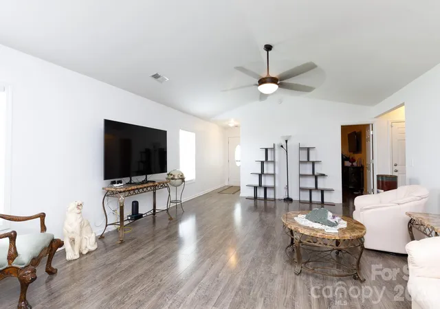 Photo 3 of Single family home for sale at 6 Weatherfield Dr, Elgin, SC 29045 | MLS# 4421285 | Listing updated on 2026-09-04