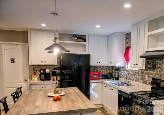 Photo 1 of Single family home for sale at 30 W & 32 Skyland Cir, Asheville, NC 28804 | MLS# 4421300 | Listing updated on 2026-09-24