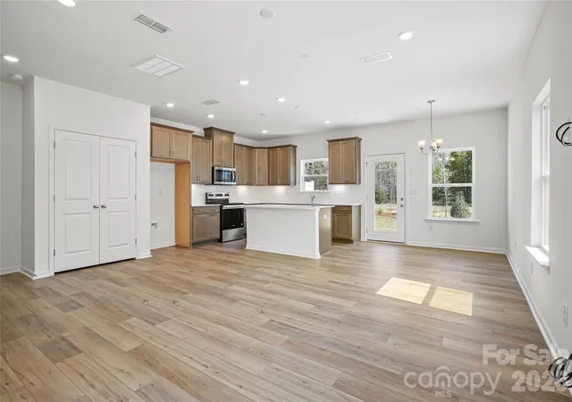 Photo 4 of Townhouse for sale at 13027 Muscovy Ct, Charlotte, NC 28269 | MLS# 4421304 | Listing updated on 2026-09-09