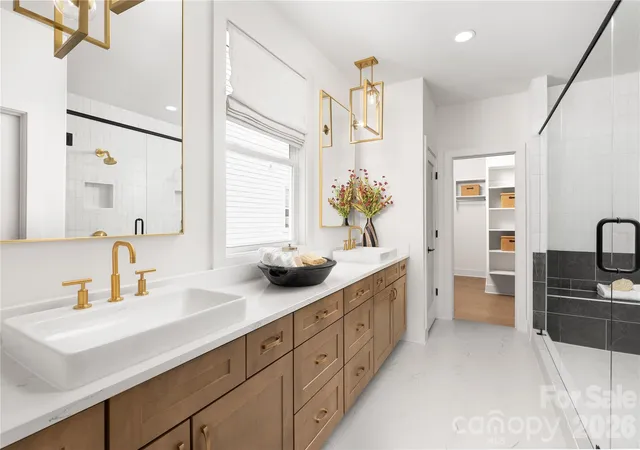 Photo 4 of Single family home for sale at 4110 Pinekirk Dr, Charlotte, NC 28269 | MLS# 4421354 | Listing updated on 2026-10-10