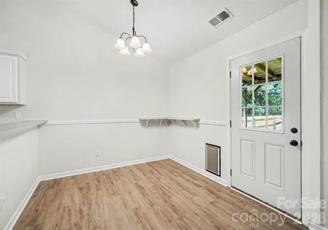 Photo 3 of Sale Pending at 10424 Green Hedge Ave, Charlotte, NC 28269 | MLS# 4421376 | Listing updated on 2026-09-06